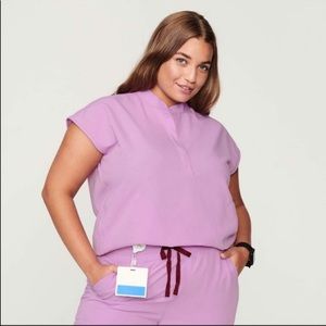 Oversized Figs scrub top